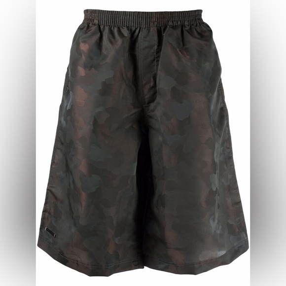 True Tribe Rough Steve Ombré Knee-Length Shorts, L - Picture 13 of 13